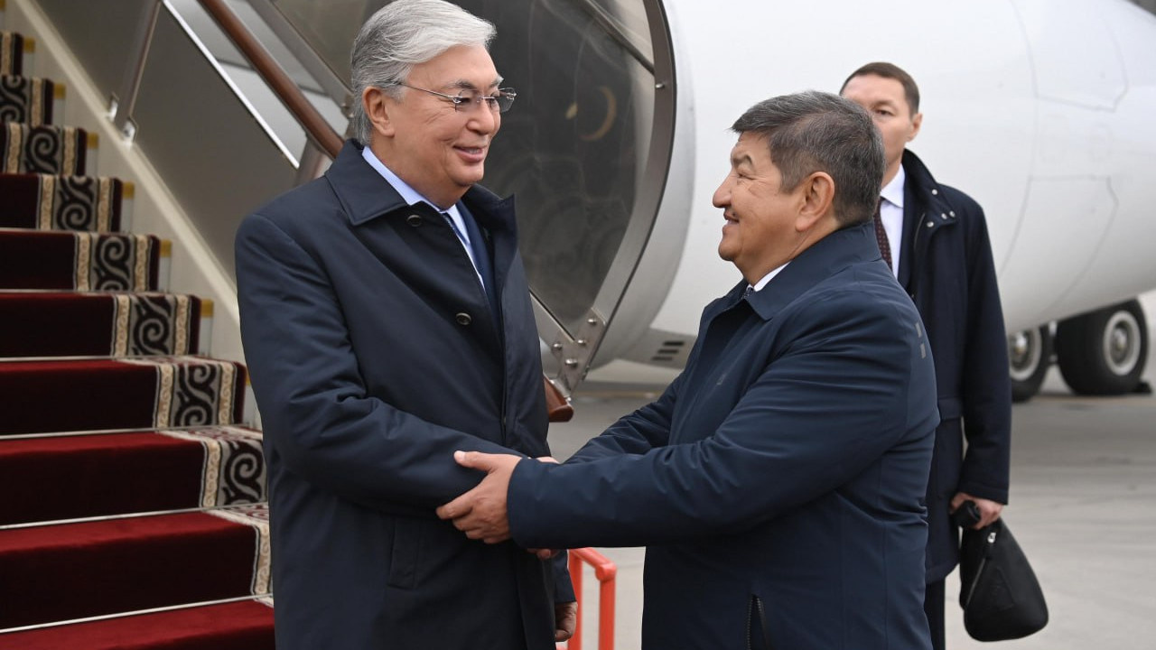 Мемлекет басшысы Қырғызстанға жұмыс сапарымен барды