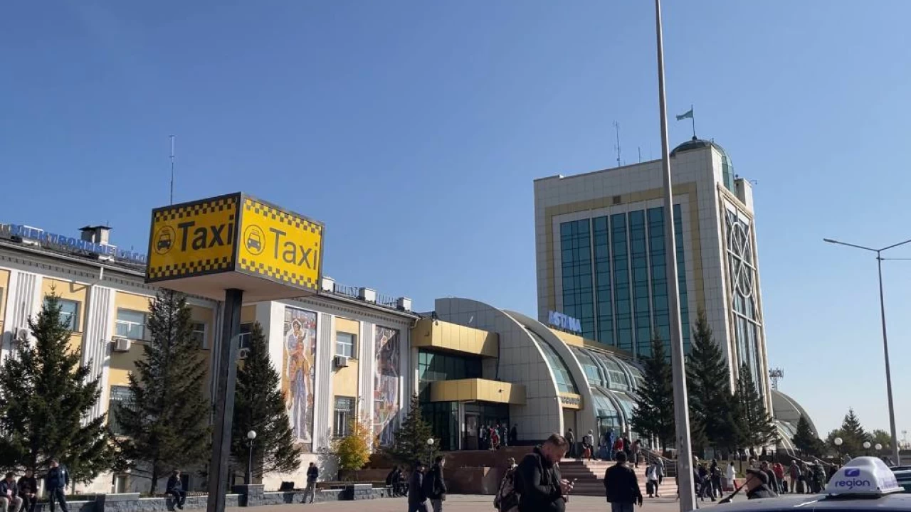 Шетелдікті 150 метр жерге ақылы апарған таксистке айыппұл салынды