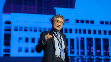 Бізге жасанды интеллектті қолдану үшін жаңа білім қажет - Нобель сыйлығының лауреаты
