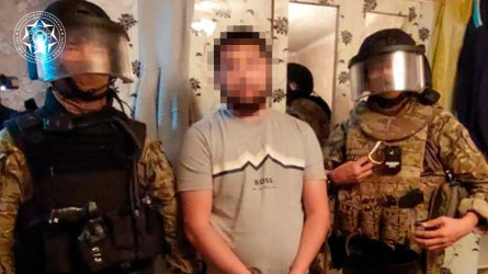 ҰҚК үш облыста ауыр қылмыс жасаған 72 адамы бар заңсыз топтарды ұстады