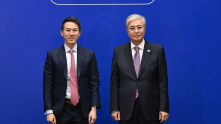 Prezıdent TikTok kompanııasynyń bas dırektory Chjoý Shoýtszymen kezdestі