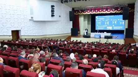 Нұрлан Ноғаев жаңаөзендіктерге жаңа мамандықтарды меңгеруге кеңес берді