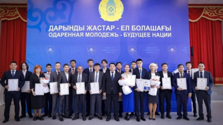 Әлемдік пән олимпиадаларының жеңімпаздары 5 млн теңгеден алды
