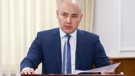 Үш жылдық бюджеттегі теңге бағамы неге қазіргі көрсеткіштен төмен – министрдің жауабы
