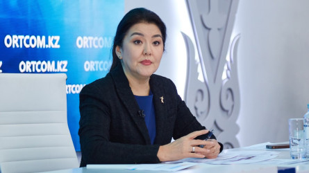 Ажар Ғиният немересі вакцина алғаннан кейін өзін қалай сезінгенін айтты