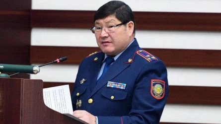 «Сендей әдемі қызға протокол толтырғызбаймын». Кабинетінде қыз зорлаған генерал туралы тың деректер айтылды