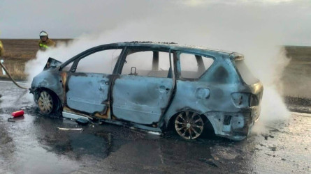 Ақтөбе облысындағы автожолда көлік өртеніп кетті