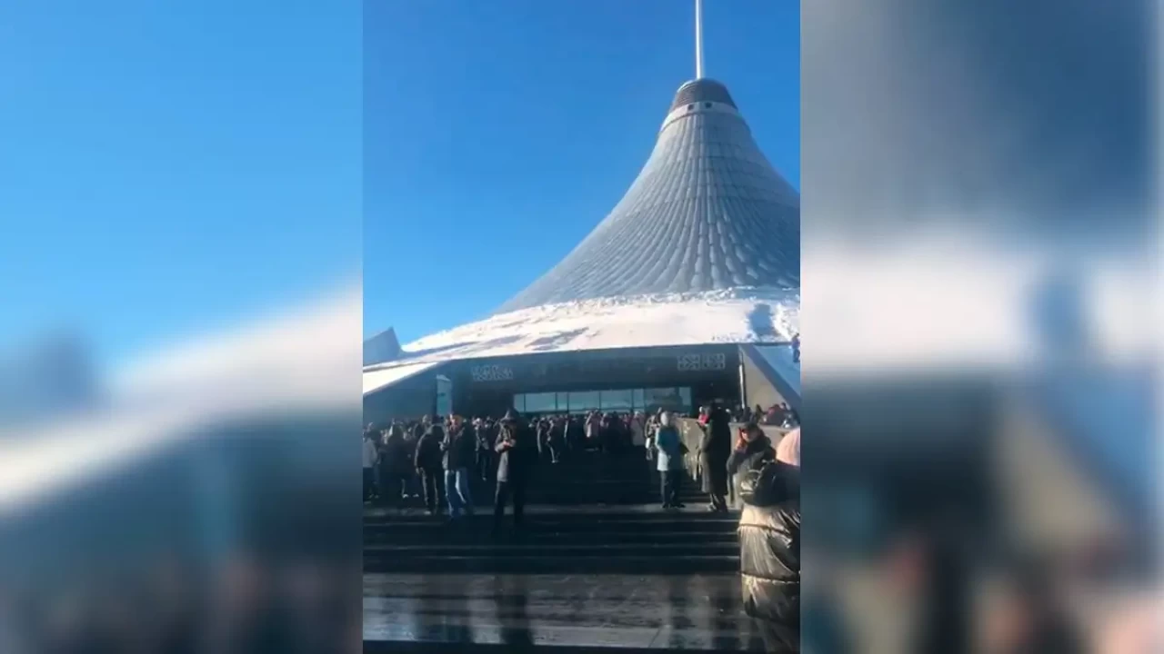 Астанадағы "Хан шатыр" сауда ойын-сауық орталығынан өрт шықты