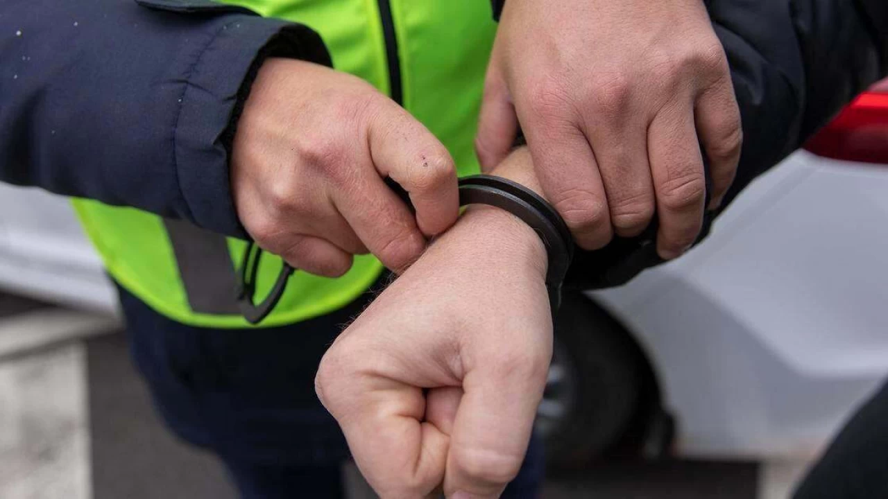Астаналық тұрғын 460 мың теңге тұратын сағатты ұрлап кеткен