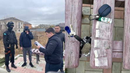 Атырауда күзетші болып жұмыс істейтін азамат есірткі тасымалдаған