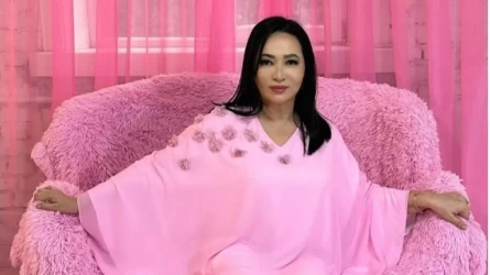 "Аула сыпыратыным үшін намыстандым": Гүлзира Айдарбекова аула сыпырушыларды менсінбей ме?