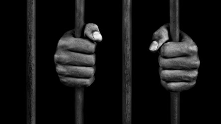 Оралда тергеу изоляторында 63 жастағы ер адам көз жұмды
