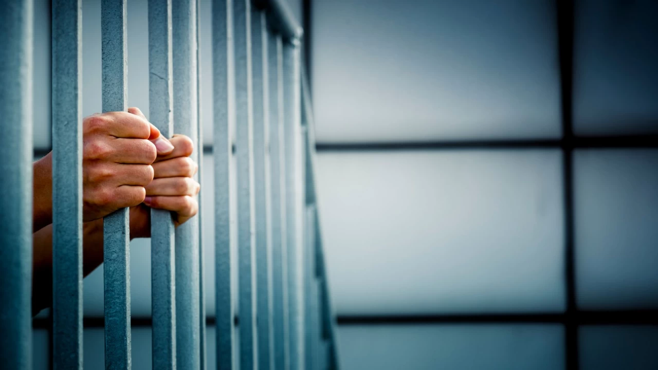 Kyzdar.Net сайтында онлайн жеңгетейлықпен айналысқан топ күніне 2 млн теңге табыс тапқан
