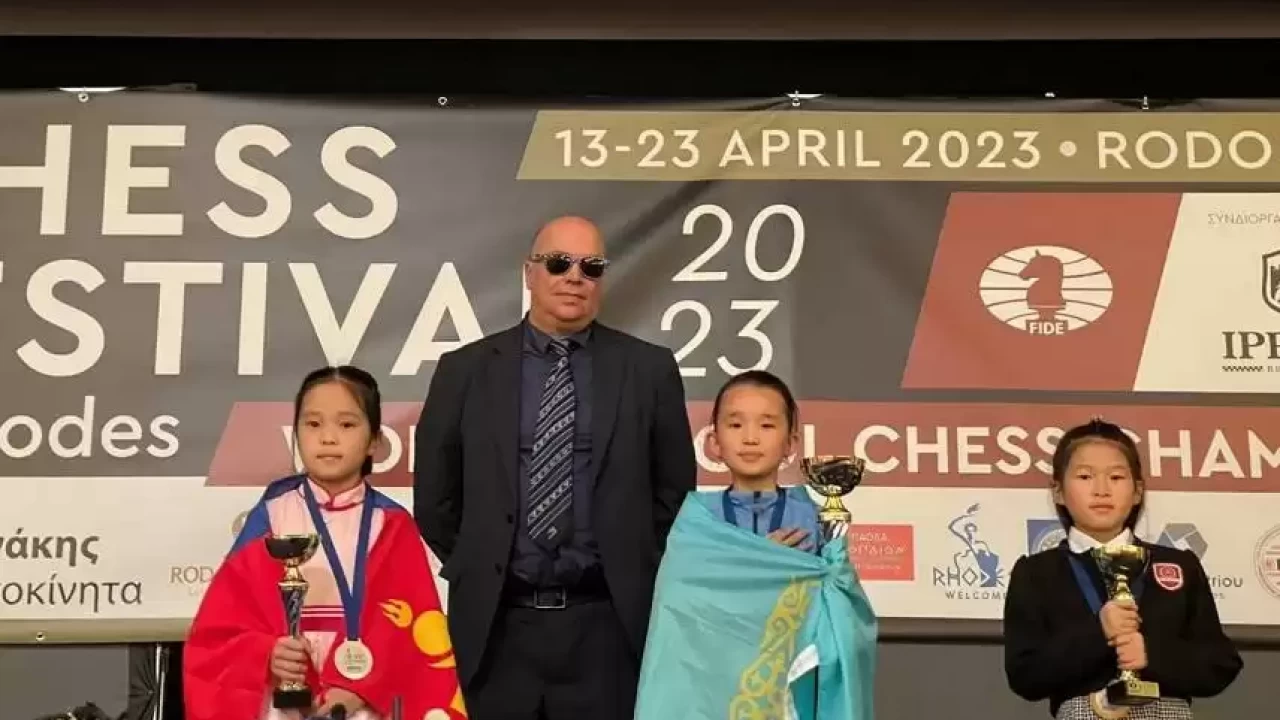 Қазақстандық екі оқушы қыз шахматтан әлем чемпионы атанды