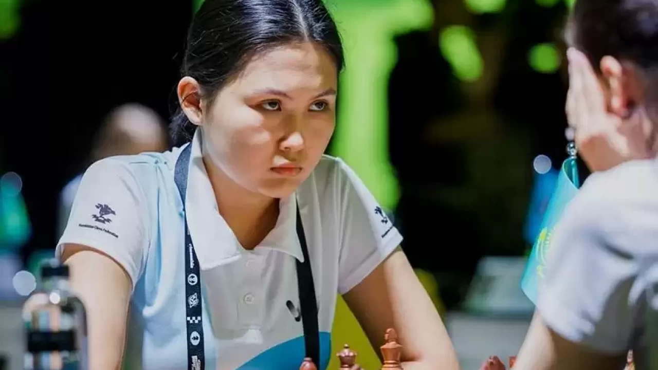 Бибісара Асаубаева ФИДЕ-нің рейтингісі ең жоғары шахматшысын жеңді