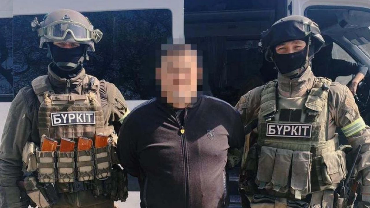 Қылмыстық топтың жетекшісі “жастарды тәрбиелеу” үшін “қоғамдық қор” құрған