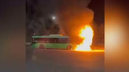 Алматыда жолаушылар автобусы отқа оранды
