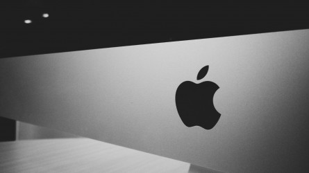 Apple өз қызметкерлерін қысқартады