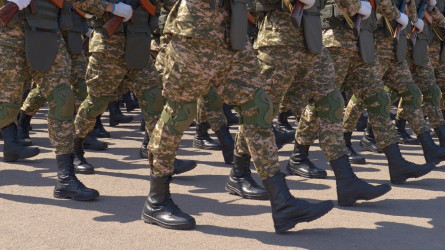 Сапта тұрғанда есінен танып, қайтыс болған сарбаздың өліміне кінәлі анықталды