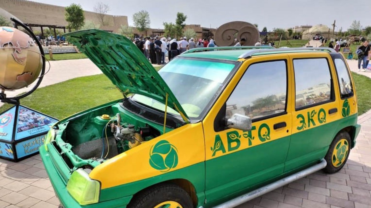 Түркістан облысында колледж ұстаздары ескі көліктен электромобиль құрастырды