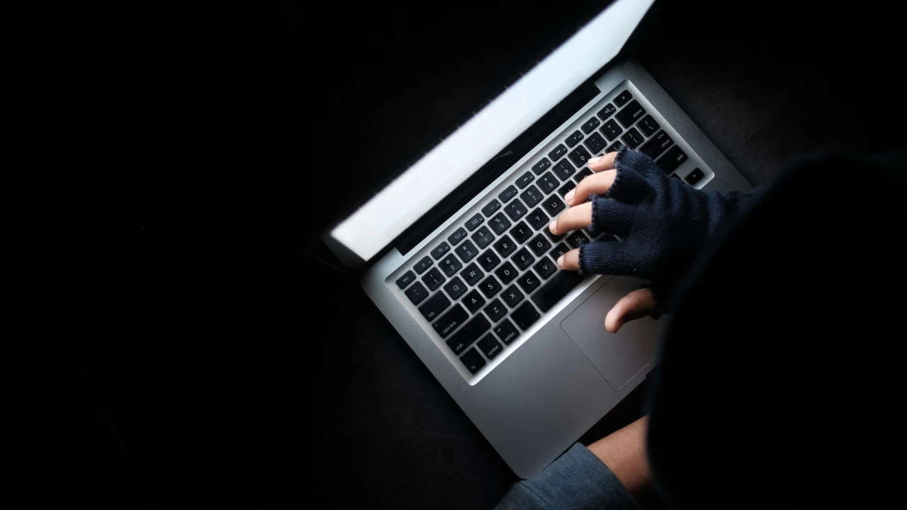 Алматыда телефон арқылы қарттарды алдау дерегі көбейген