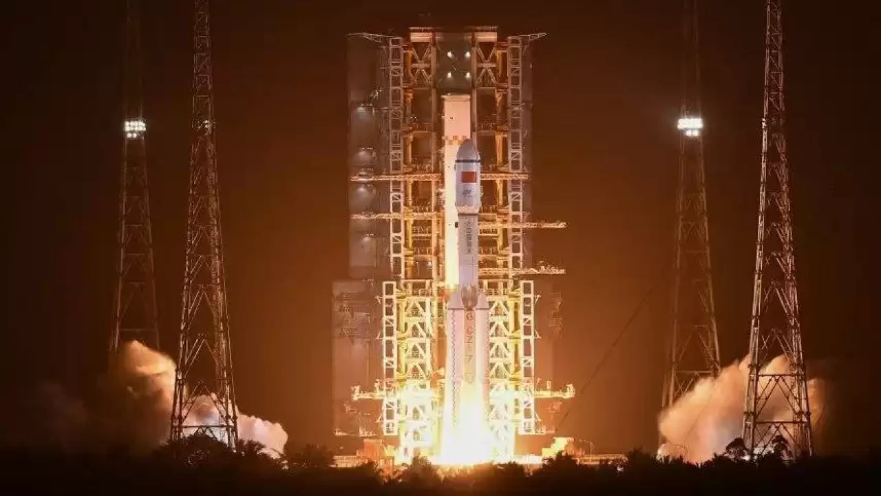 «Тяньчжоу-6» жүк кемесі Қытайдың орбиталық ғарыш станциясымен сәтті түйісті