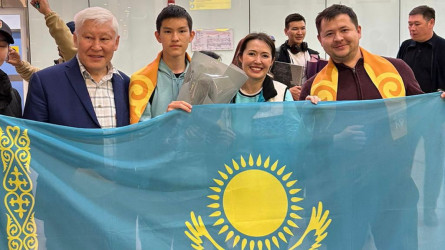 Алматылық оқушы АҚШ-та өткен математика байқауынан жүлделі оралды