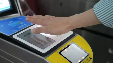 Бейжің метросында жолақыны алақанмен төлеу жобасы іске қосылды
