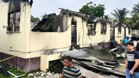 19 бала қаза тапты: Гайанада жатақхананы оқушы қыз өртеген болуы мүмкін