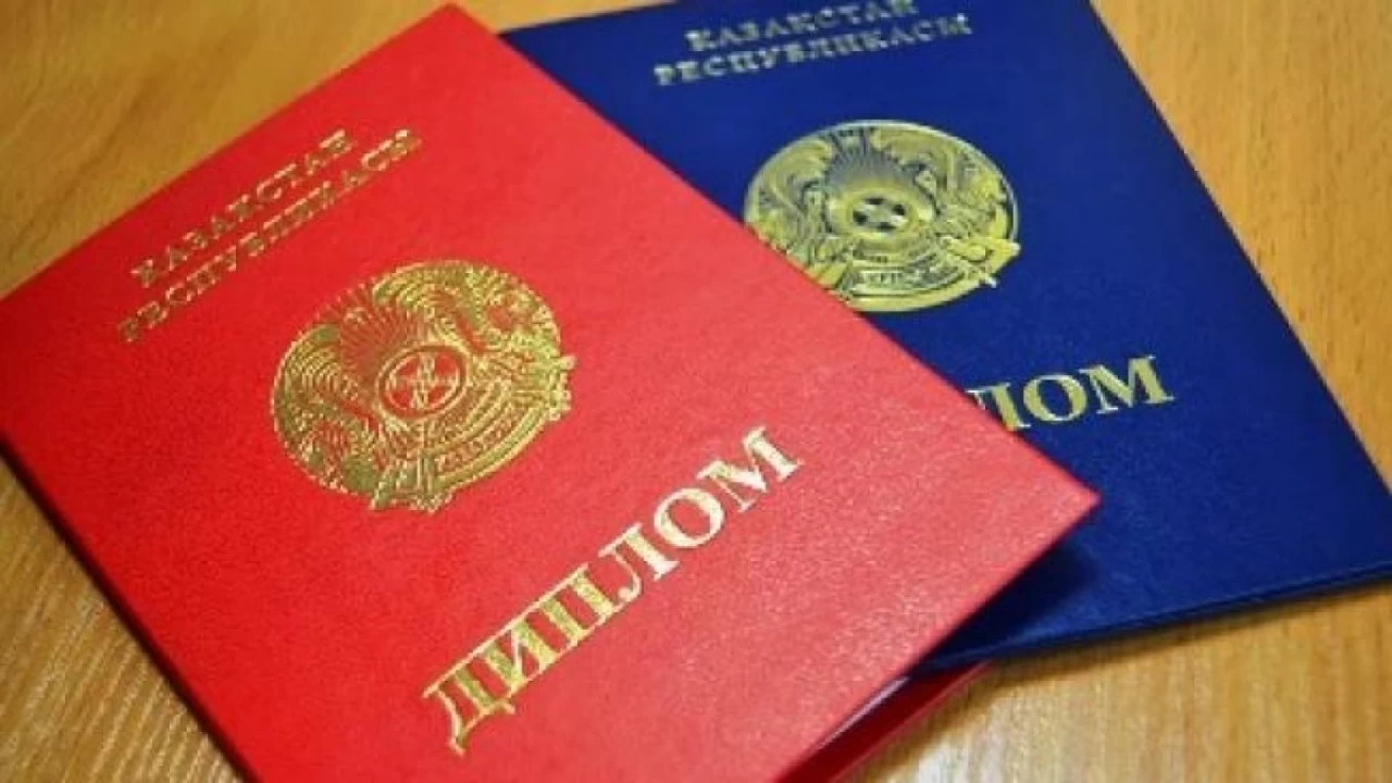 Ақмолалық оқушылар енді аттестатпен бірге колледж дипломын алып шығады
