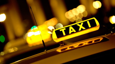Алматыда таксист шетелдіктен 60 мың теңге талап еткен