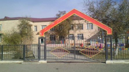 Атыраудағы балалар үйіндегі жағдай: екі тәрбиеші қол көтерген, орталықта бөтен ересек адам болған