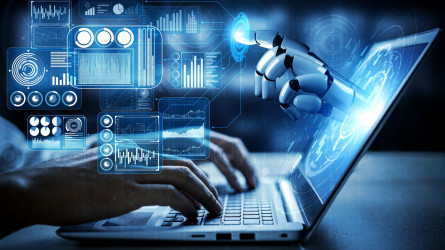 Бүкіл студенттер жасанды интеллект бойынша курс оқуға міндеттеледі