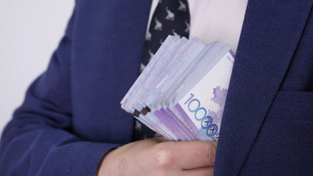 Шымкентте банк менеджері мен сыбайластары өз таныстарын 340 млн теңгеге алдап соққан