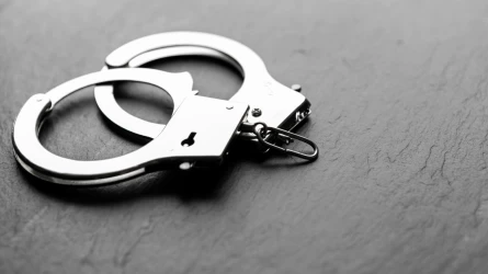 Таразда судья жеңіл жаза тағайындағаны үшін сотталушыдан пара алды деген күдікке ілінді