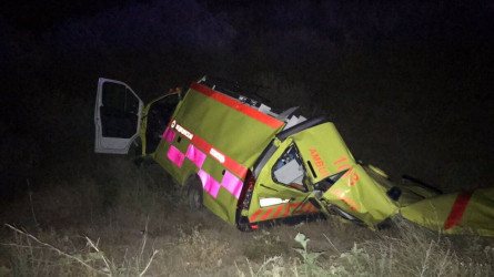 Жетісуда жүк көлігіне соқтығысқан жедел жәрдем көлігі қақ айырылды