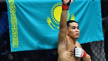 UFC-де жаңа жұлдыз: Асу Алмабаев дебюттік жекпе-жегінде жеңіс жетті