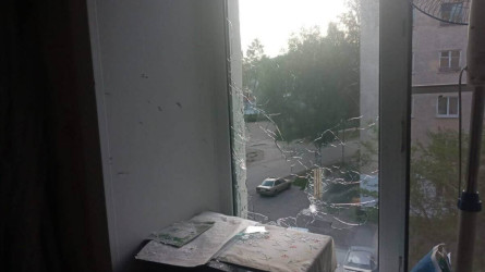 ШҚО-да көршісінің терезесіне оқ атқан ер адам ұсталды