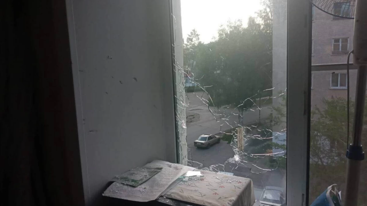 ШҚО-да көршісінің терезесіне оқ атқан ер адам ұсталды
