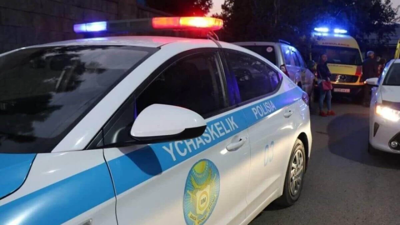 Алматыда көлік жалдаған жігіт түнде алты бірдей көлікке соғылды