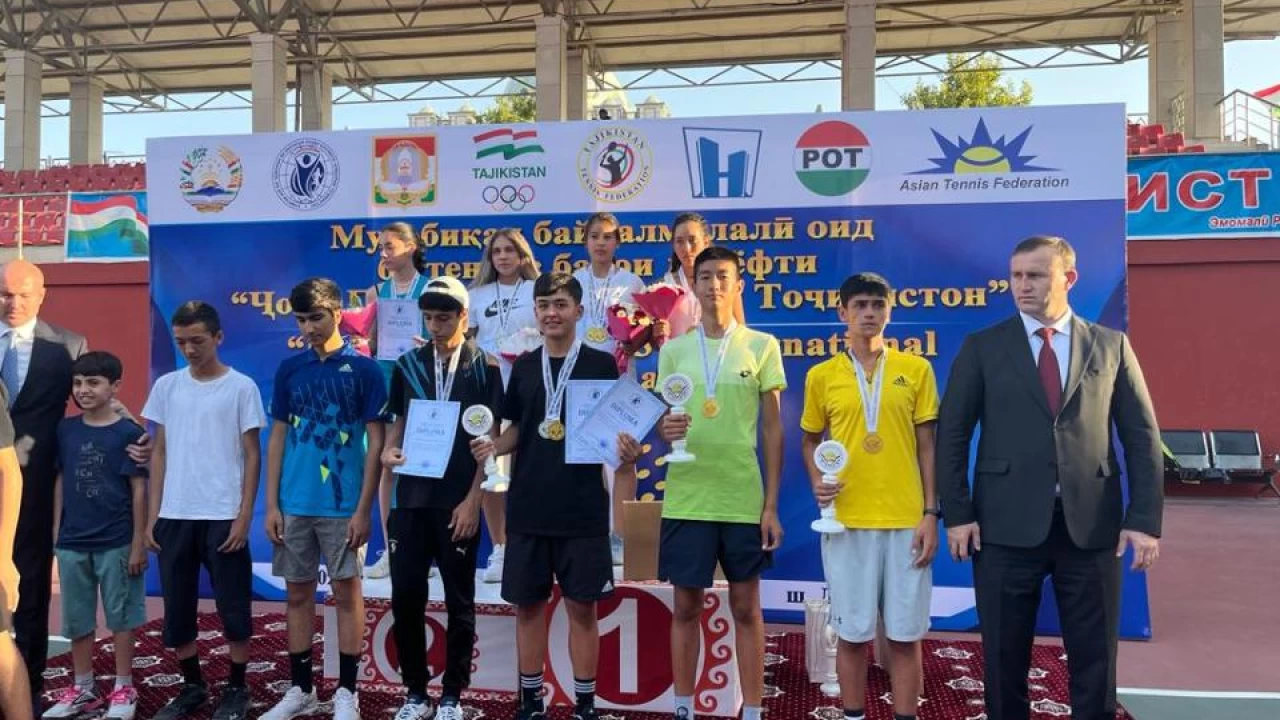 Елордалық теннисшілер Тәжікстанда өткен турнирде жеңіс тұғырынан көрінді
