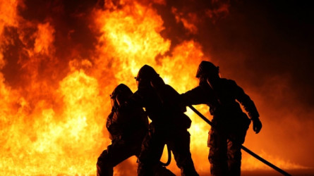 ТЖМ: Көкшетаулық өрт сөндірушілер қарт әженің батасын алды