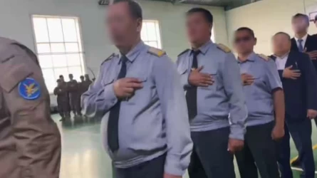 Қолын жүрегіне дұрыс қоймаған мұғалім 170 мың теңге айыппұл төлейді