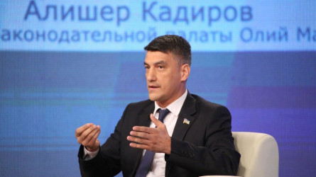 Өзбекстанда депутат елде орыс тілін аз пайдалануды ұсынды
