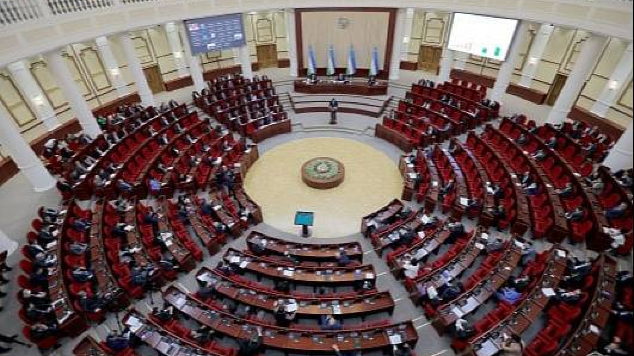 Өзбекстанда депутаттар санын қысқартып жатыр