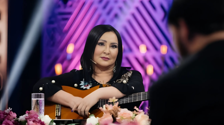 «Basymnan qandaı qıyndyq ótse de, maǵan degen kózqarasyn ózgertpedі»: ánshі Gaýһar Álіmbekova adal tyńdarmandaryna alǵys aıtty