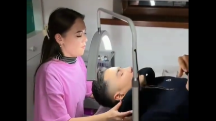 Qazaq jіgіtі sán salonyna baryp kіrpіgіn ósіrdі