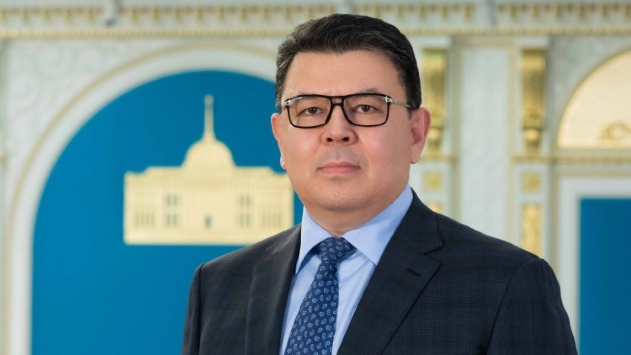 Шенеуніктер арасындағы COVID-19: Президенттің кеңесшісі Бозымбаев ем қабылдауда