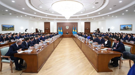Үкімет пен әкімдер жұмыс істеу тәсілін түбегейлі өзгертуге тиіс - Президент