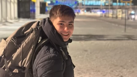 Анасын іздеп жүрген Жәнібек Қазақстанға қайта келді